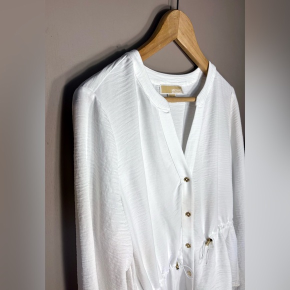 Ivory Buttoned Blouse - Picture 3 of 7